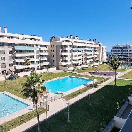 Excellent Location- Beach, Pool, Telework, 2 Bikes, Parking & Wifi Gratis At "Casa Carol'S" Torremolinos Eksteriør billede