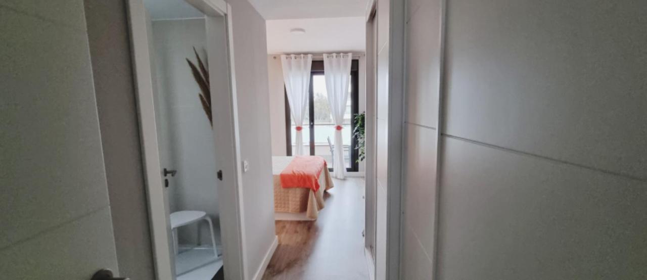 Excellent Location- Beach, Pool, Telework, 2 Bikes, Parking & Wifi Gratis At "Casa Carol'S" Torremolinos Eksteriør billede